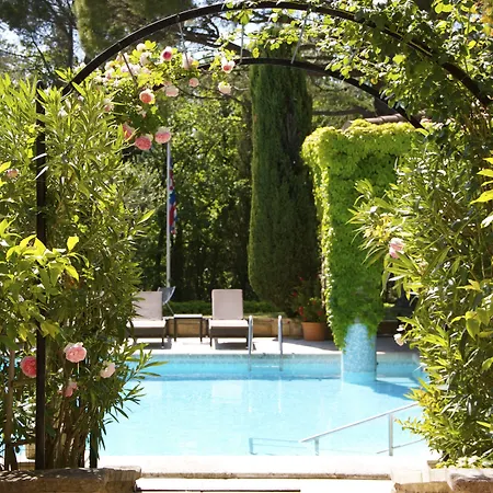 Le Vallon De Valrugues Hotel Spa & Villas-3